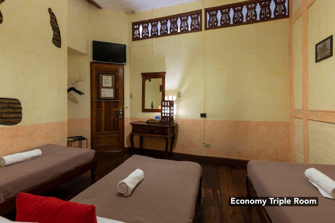 Zen Rooms Grandpa'S Inn Vigan Exterior photo